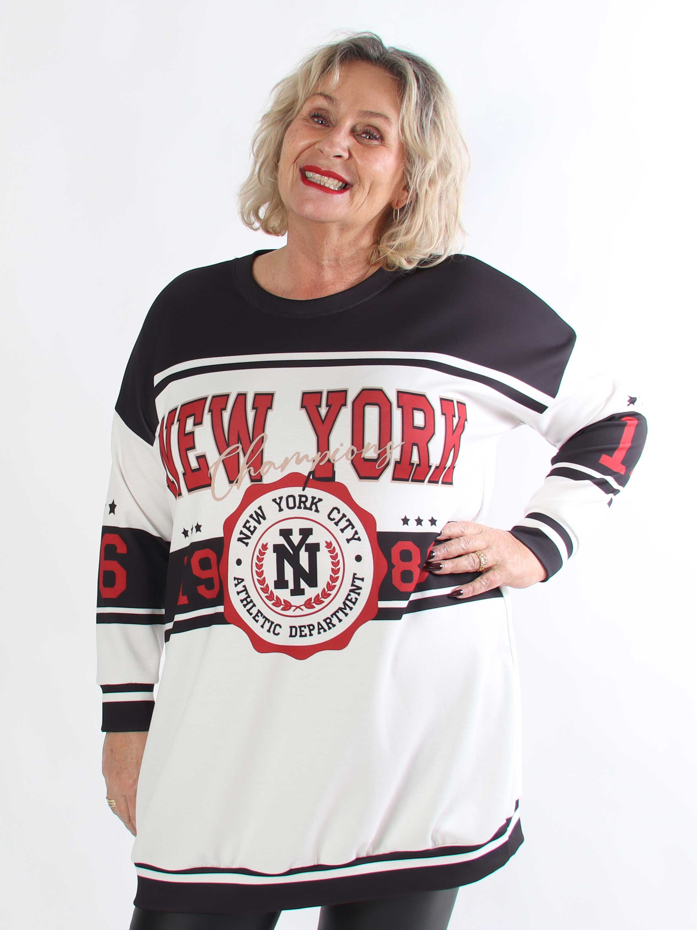 Rosaria - Plus size joggingklänning med New York-motiv på bröstet